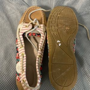 Women’s Sperry’s flower print